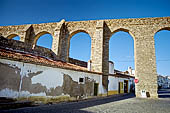 Evora - Aqueduto da gua de Prata. 